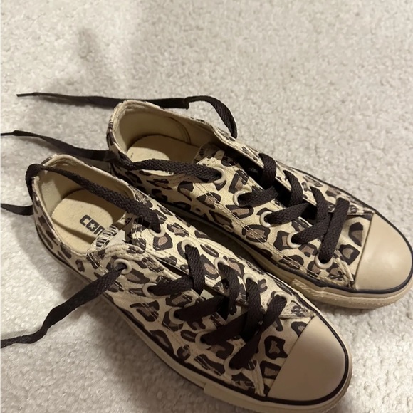 Converse Chuck Taylor Sneakers Leopard. New. Never Worn. Size 3.5 - Picture 3 of 7